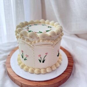 Timeless Vintage Floral Cake